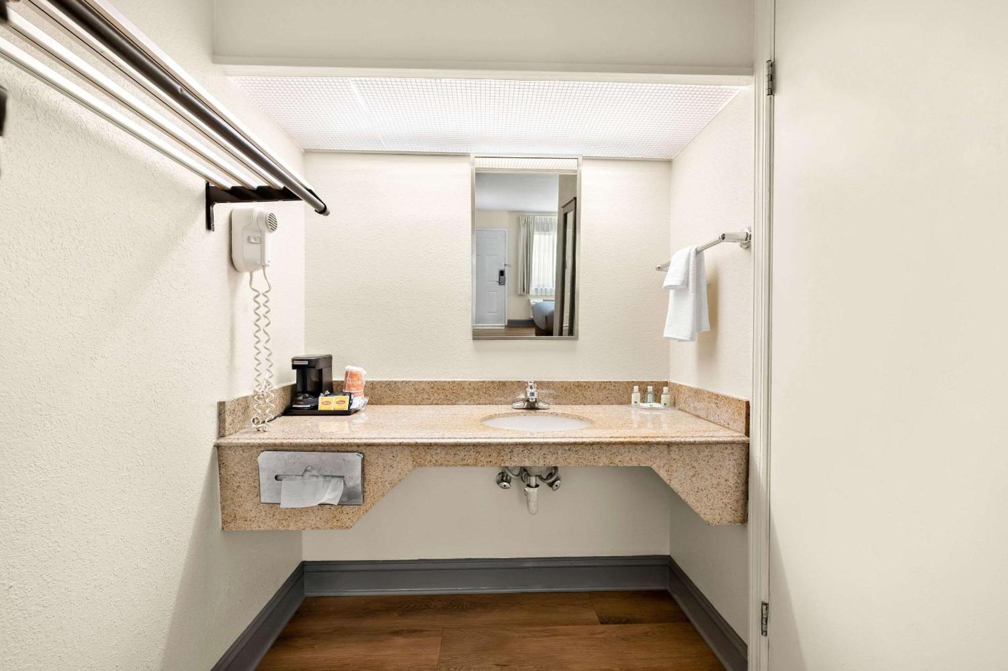 Quality Inn Pelham I-65 Exit 246 Zewnętrze zdjęcie
