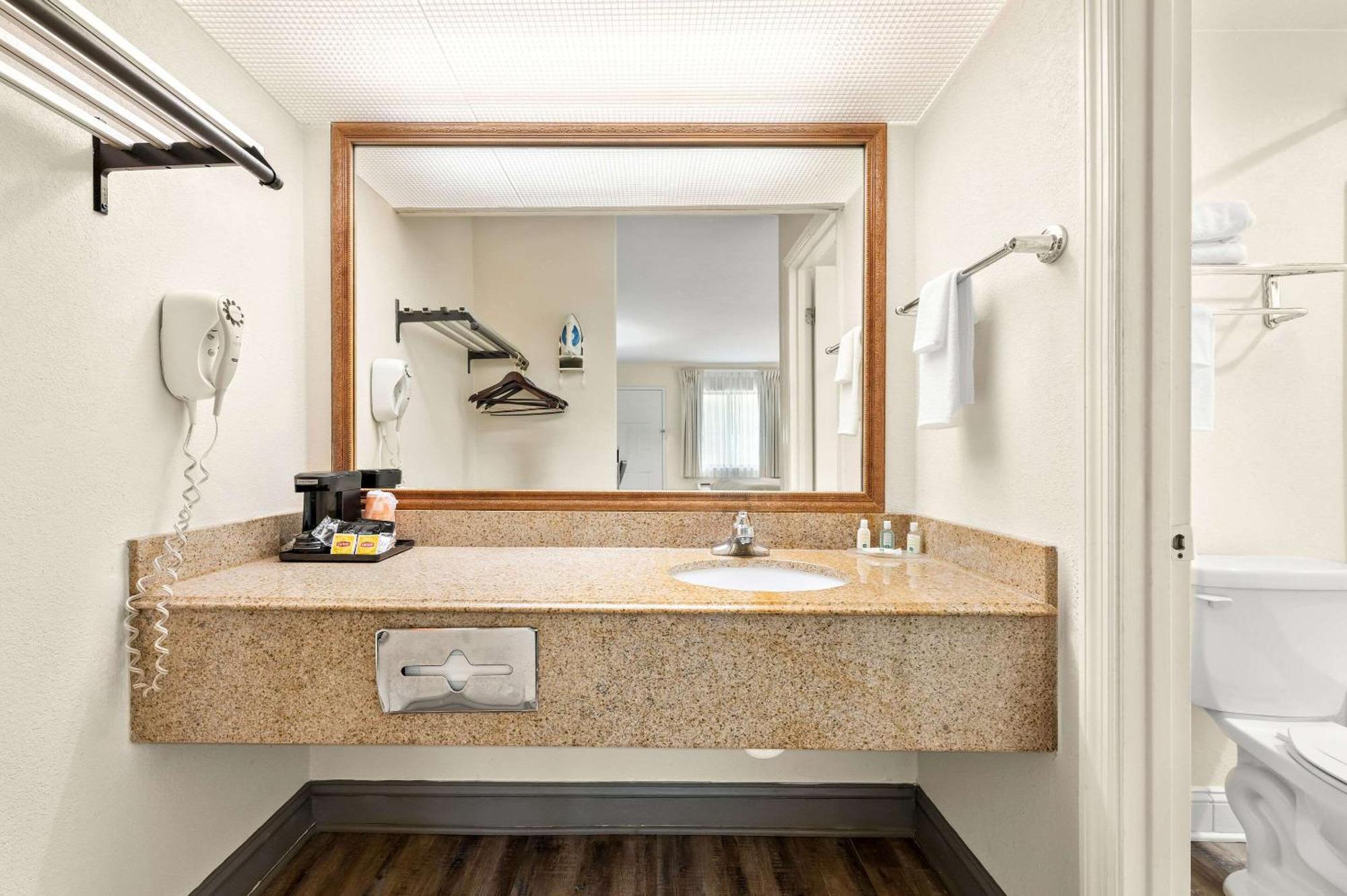 Quality Inn Pelham I-65 Exit 246 Zewnętrze zdjęcie